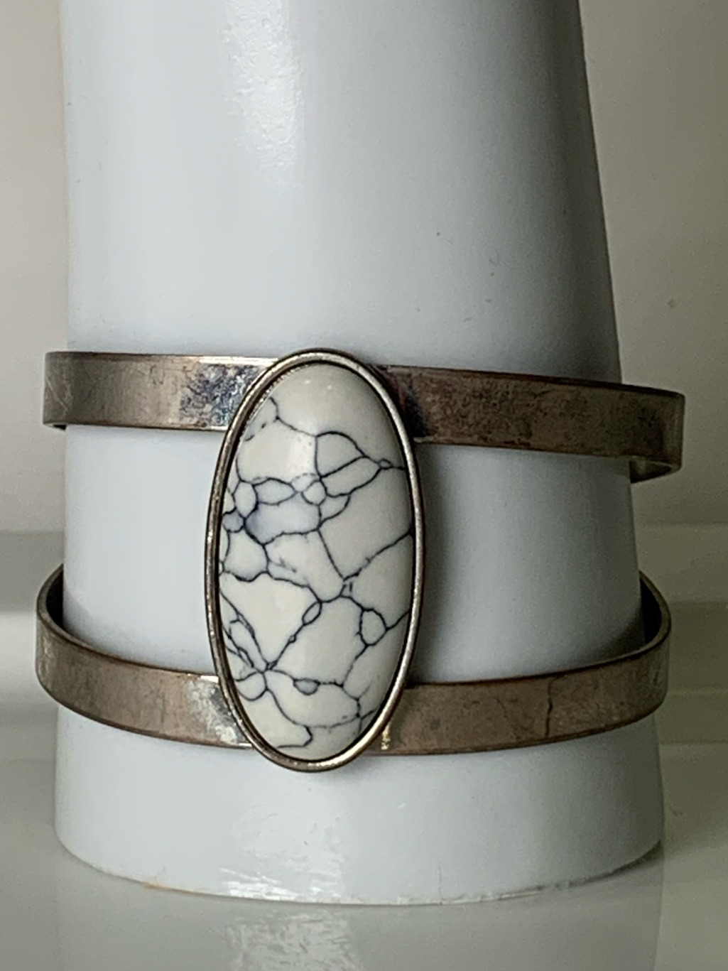 Silver Tone Cuff Bracelet With HowliteStyle Stone